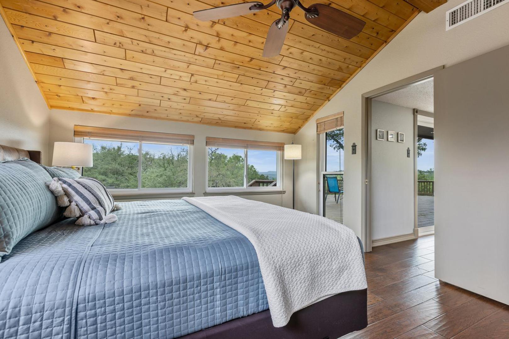 Wine Country Retreat - With A View!