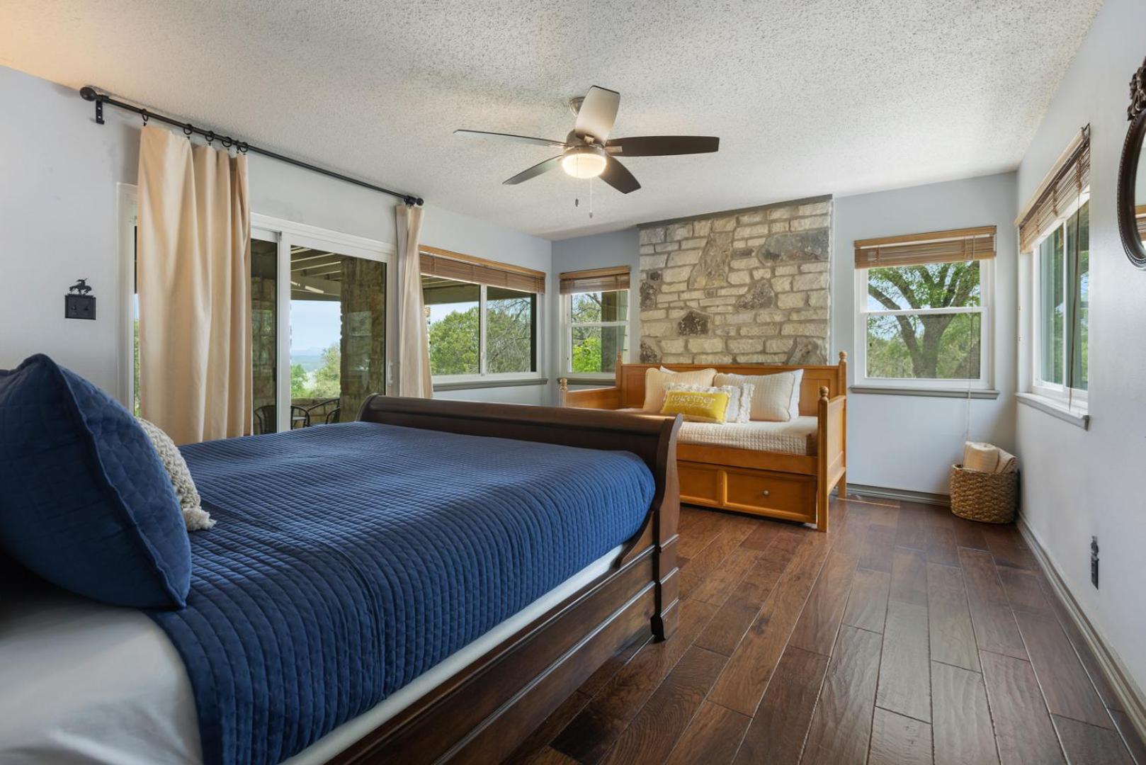 Wine Country Retreat - With A View!